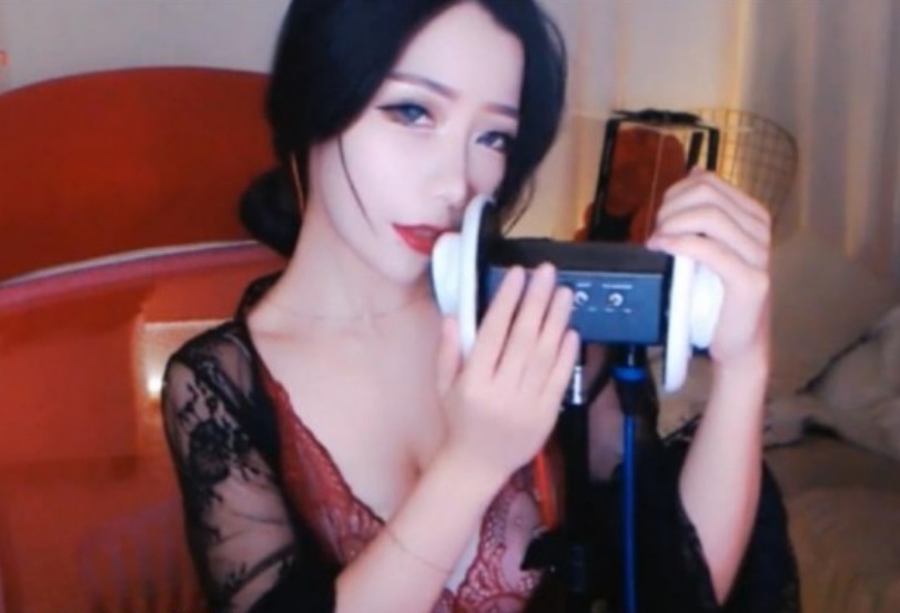 斗鱼主播小野猫嗲琪/全服第一平平民飞机火箭福利asmr视频 5V