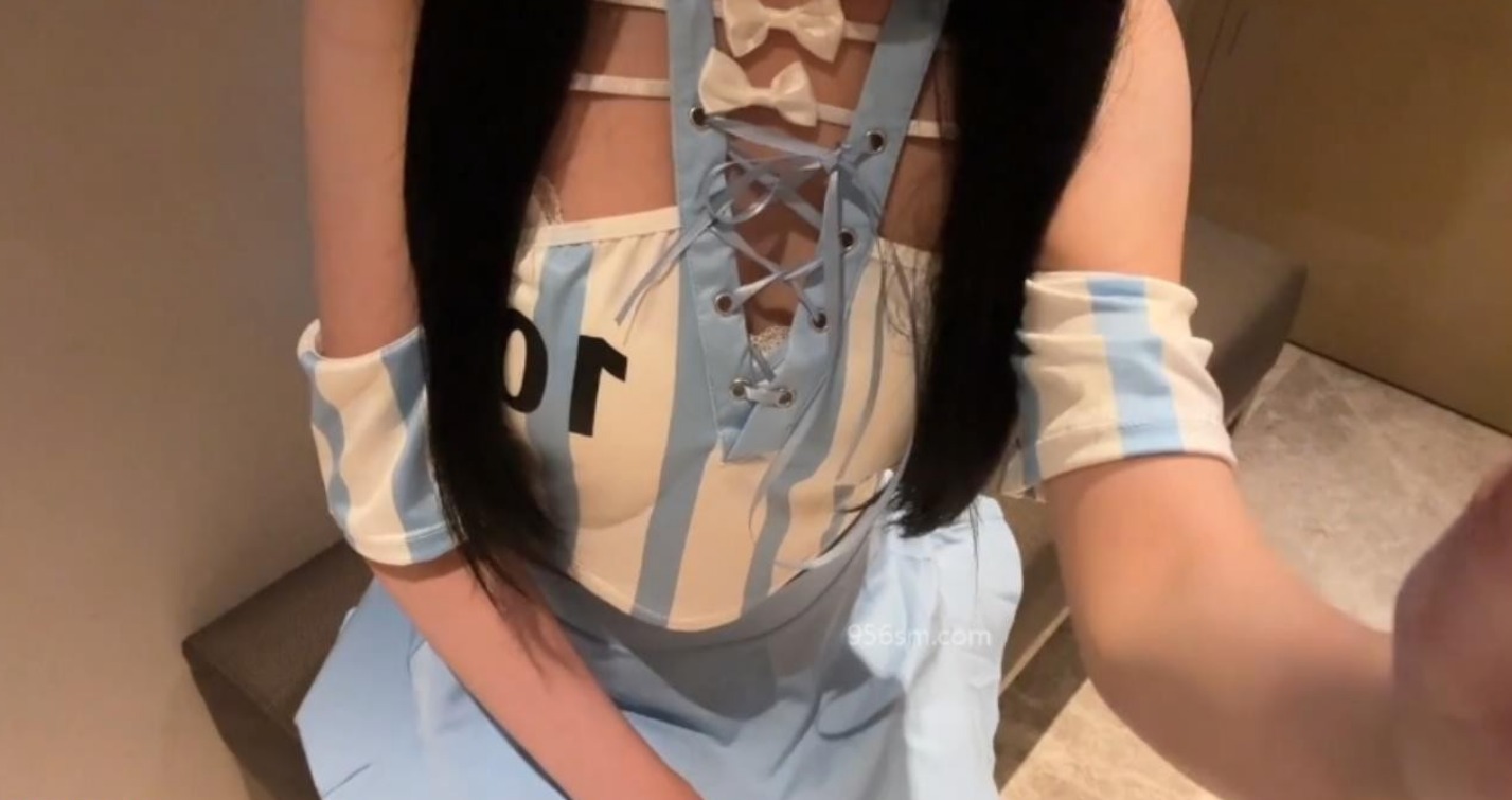 婉儿别闹《球队更衣室的安慰—世界杯特辑》