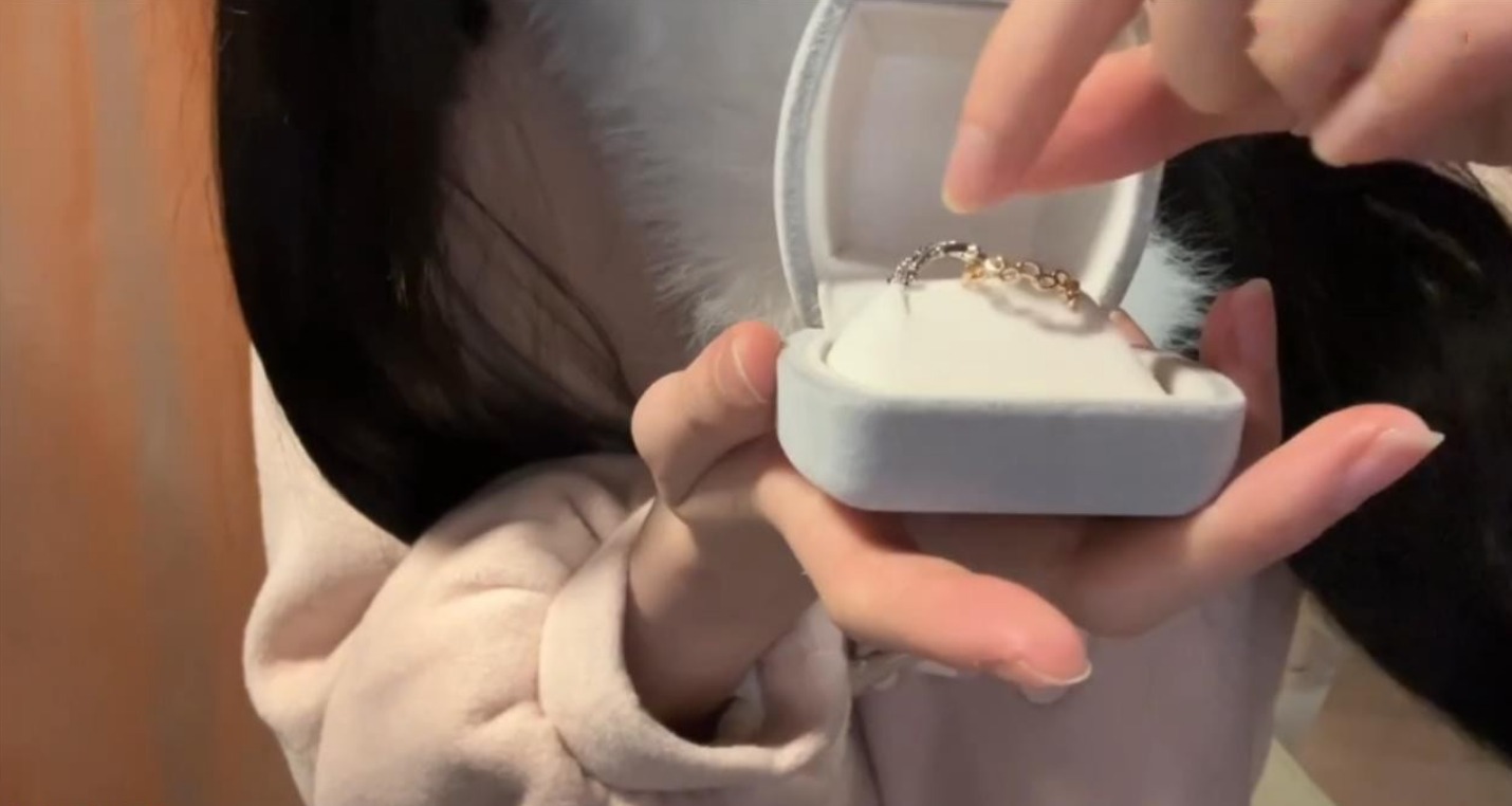 婉儿别闹 2023.2《临近情人节的女友礼物》