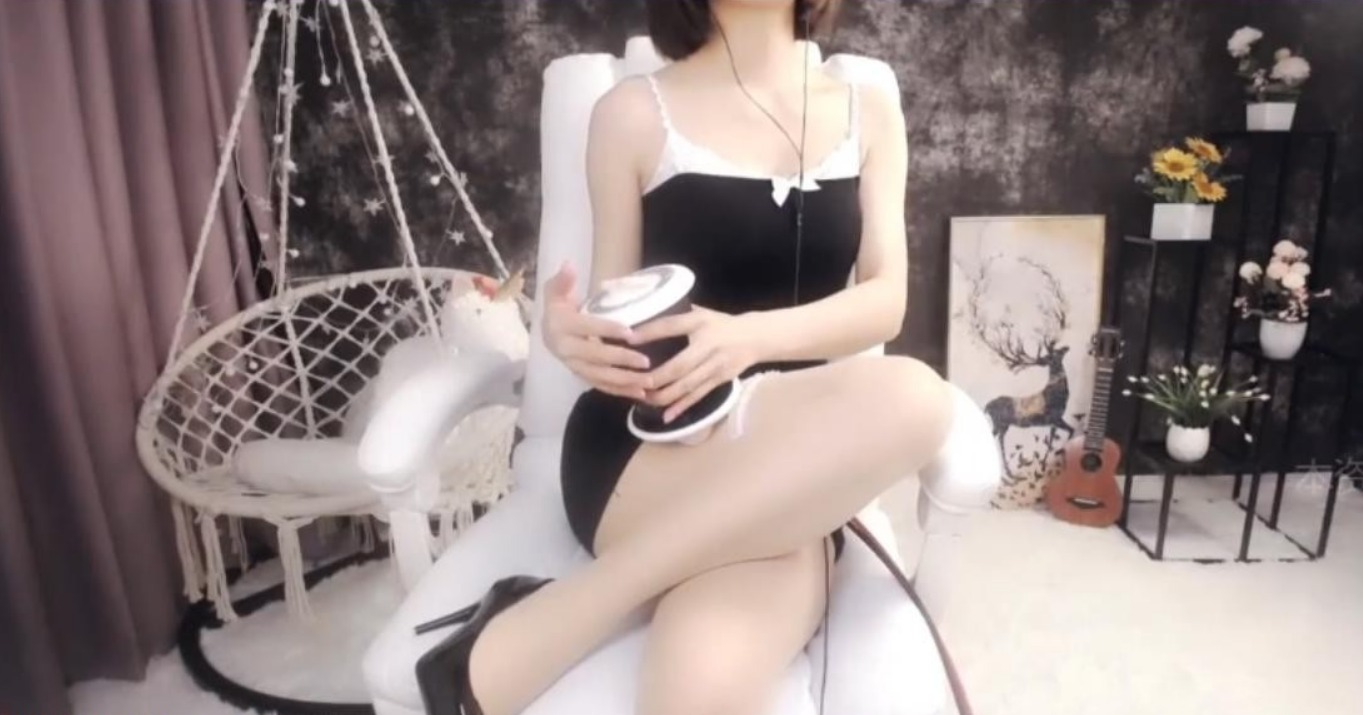 虎牙圈圈 ASMR 摩擦大腿